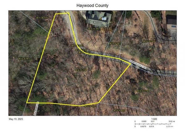 9999 Honeysuckle Drive, Waynesville, NC 28786