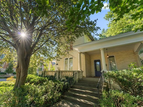 208 E Chicago Street, Valparaiso, IN 46383