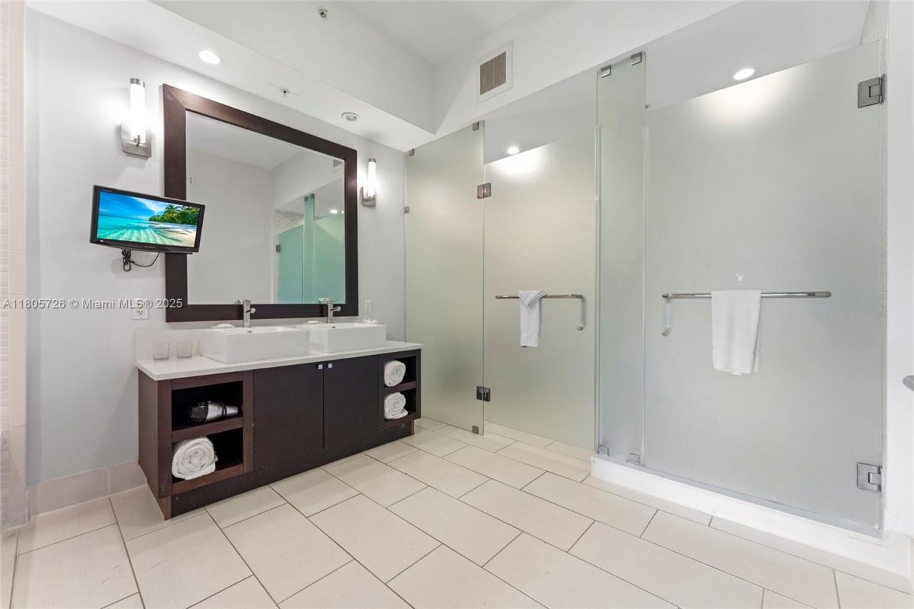 5300 NW 87th Ave, Unit 1112, Doral, FL 33178 Photo