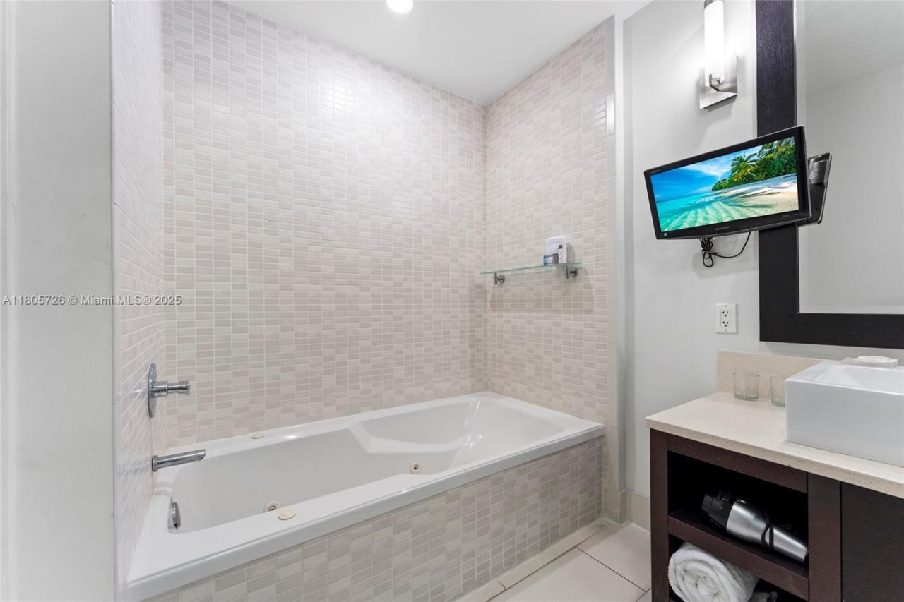 5300 NW 87th Ave, Unit 1112, Doral, FL 33178 Photo