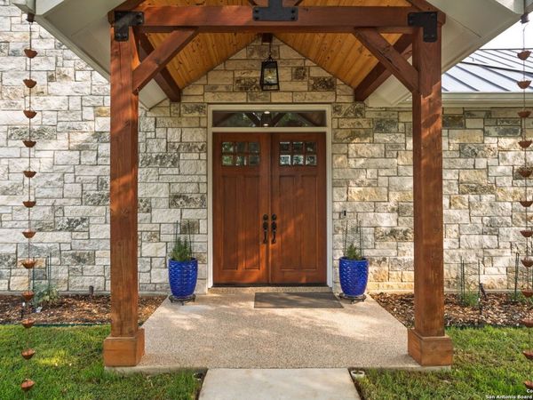 1133 Horseshoe Falls, Bandera, TX 78003