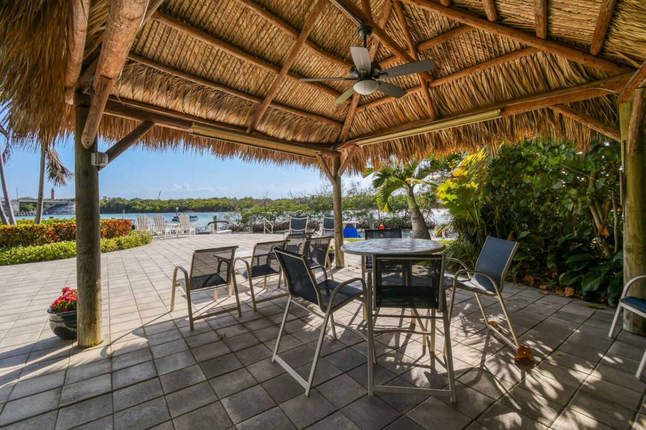 325 Beach Road, Unit 301, Tequesta, FL 33469 Photo