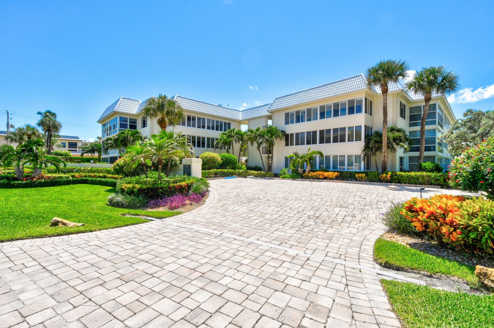 325 Beach Road, Unit 301, Tequesta, FL 33469 Photo