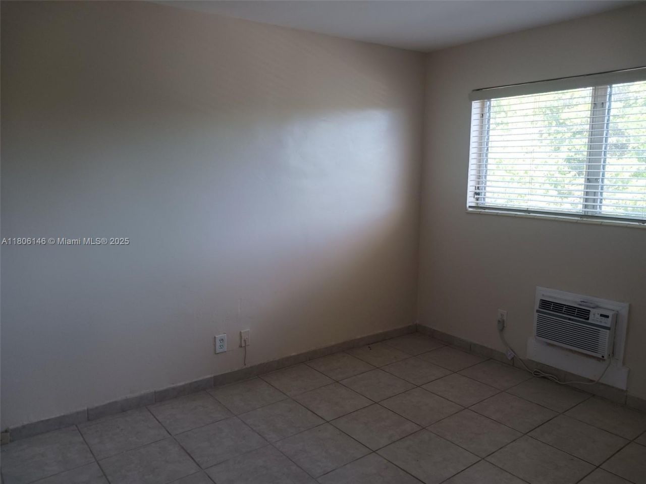 2700 NE 135th St, Unit 30, North Miami, FL 33181 Photo