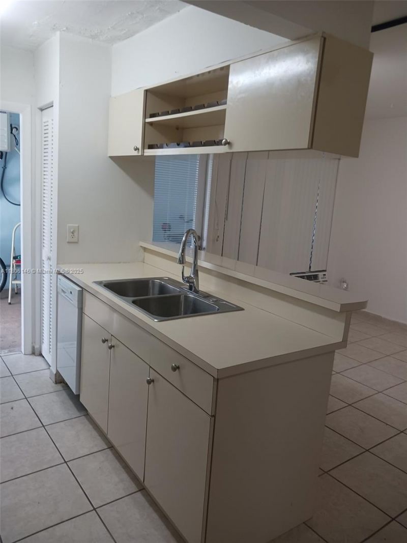 2700 NE 135th St, Unit 30, North Miami, FL 33181 Photo