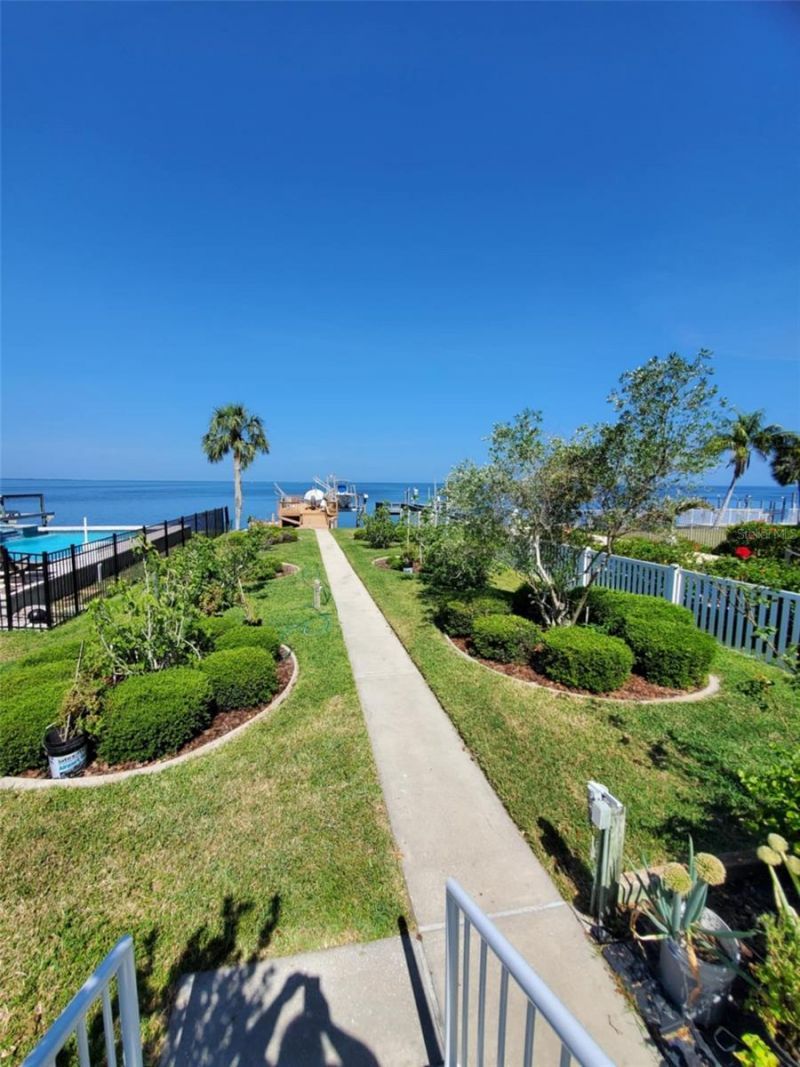 5025 Westshore Drive, New Port Richey, FL 34652 Photo