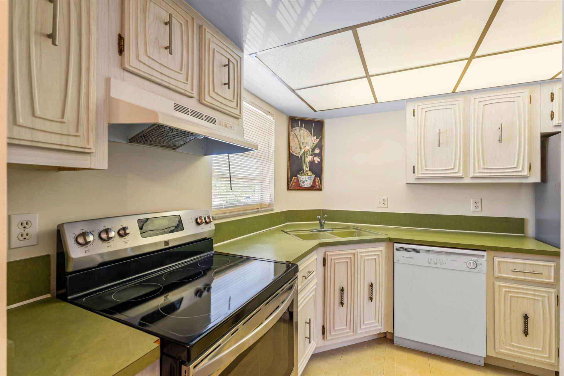 18081 SE Country Club Drive, Unit 130, Jupiter, FL 33469 Photo