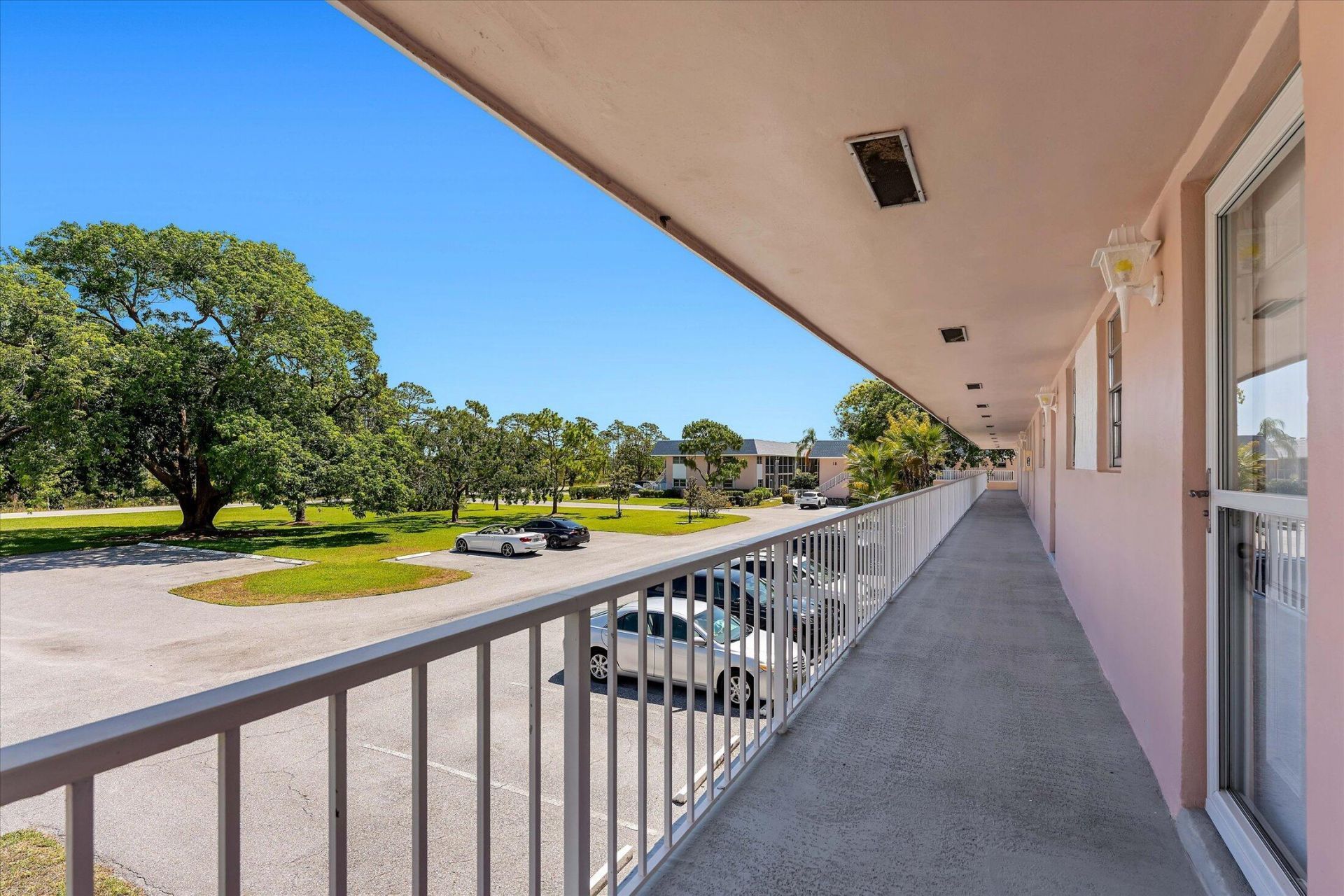 18081 SE Country Club Drive, Unit 130, Jupiter, FL 33469 Photo