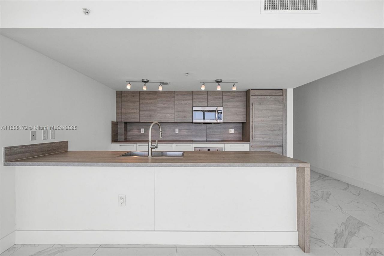 400 Sunny Isles Blvd, Unit 1005, Sunny Isles Beach, FL 33160 Photo