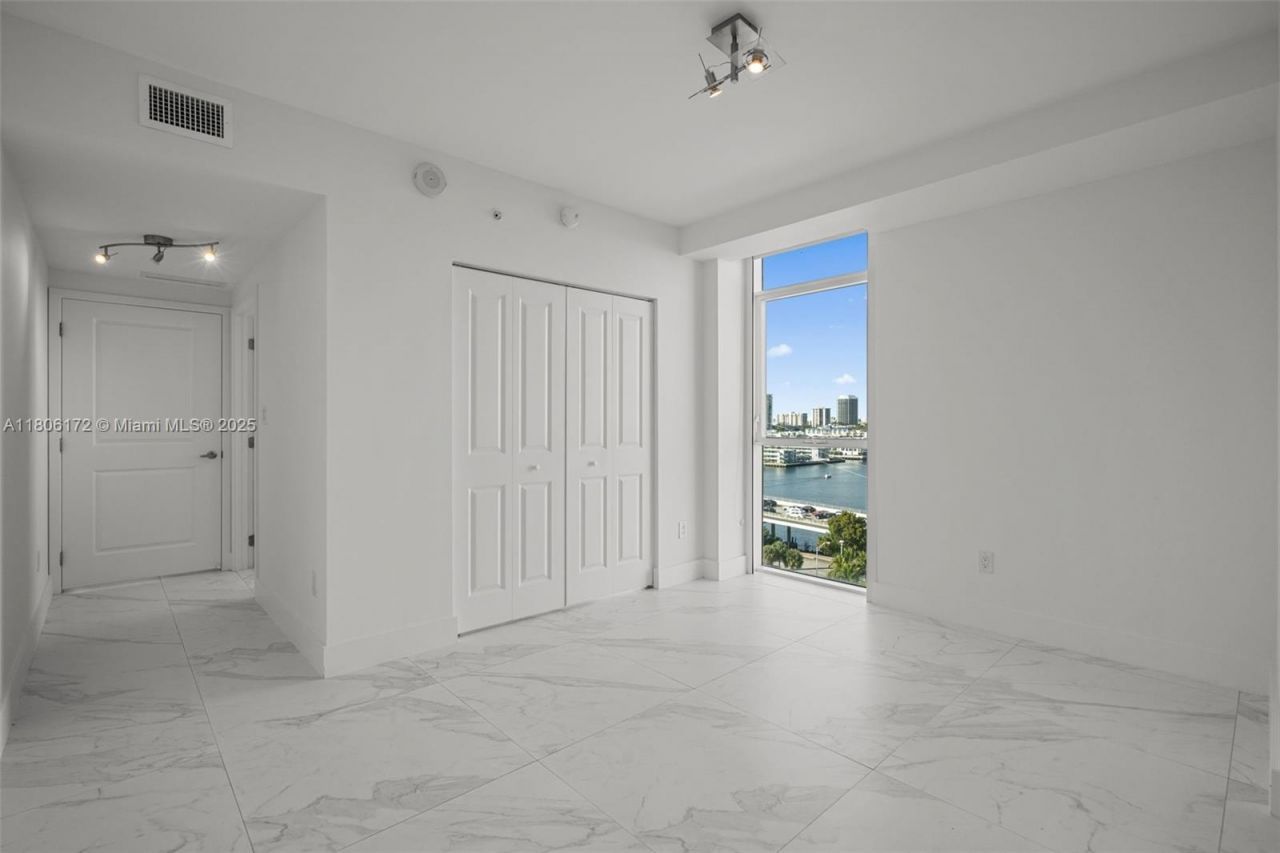 400 Sunny Isles Blvd, Unit 1005, Sunny Isles Beach, FL 33160 Photo