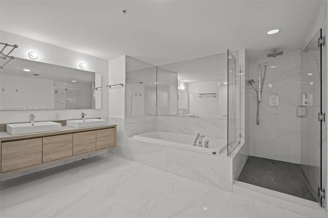 400 Sunny Isles Blvd, Unit 1005, Sunny Isles Beach, FL 33160 Photo