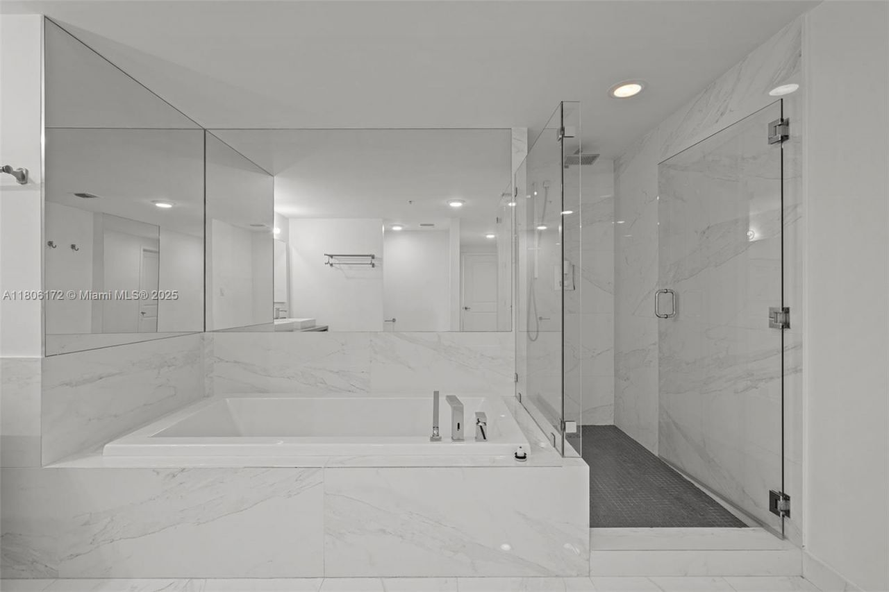 400 Sunny Isles Blvd, Unit 1005, Sunny Isles Beach, FL 33160 Photo