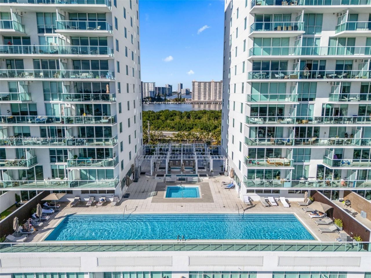 400 Sunny Isles Blvd, Unit 1005, Sunny Isles Beach, FL 33160 Photo