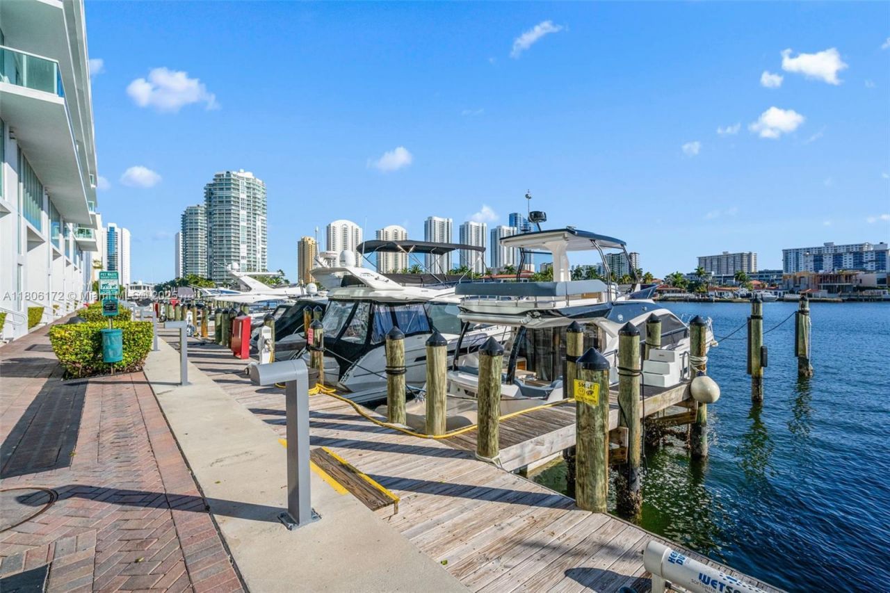 400 Sunny Isles Blvd, Unit 1005, Sunny Isles Beach, FL 33160 Photo