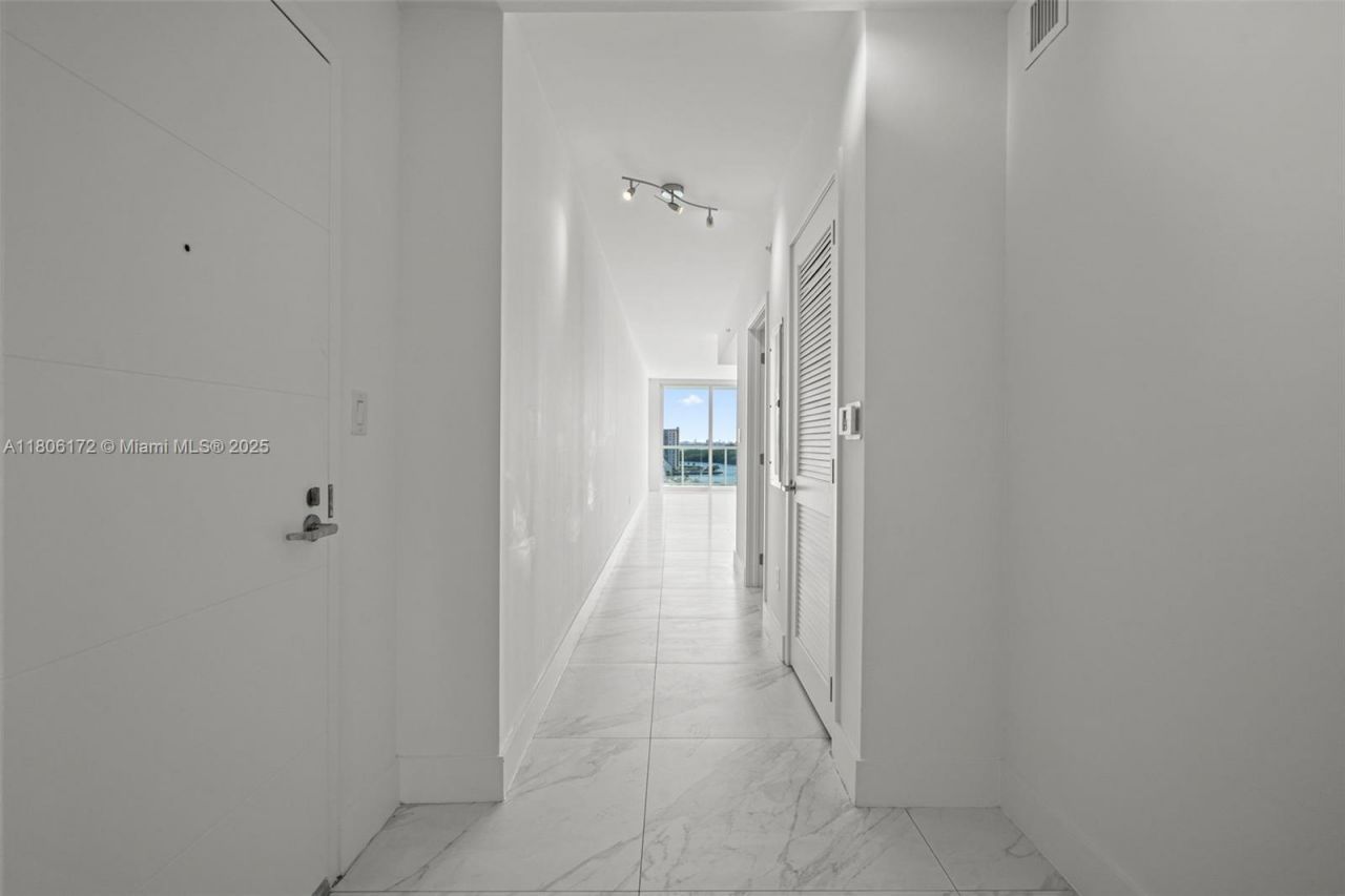 400 Sunny Isles Blvd, Unit 1005, Sunny Isles Beach, FL 33160 Photo