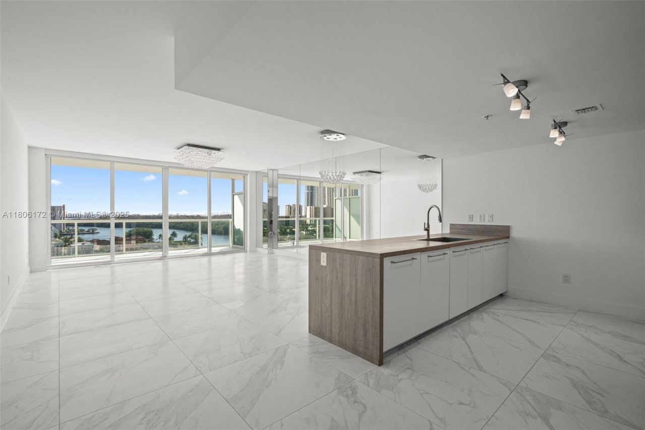 400 Sunny Isles Blvd, Unit 1005, Sunny Isles Beach, FL 33160 Photo