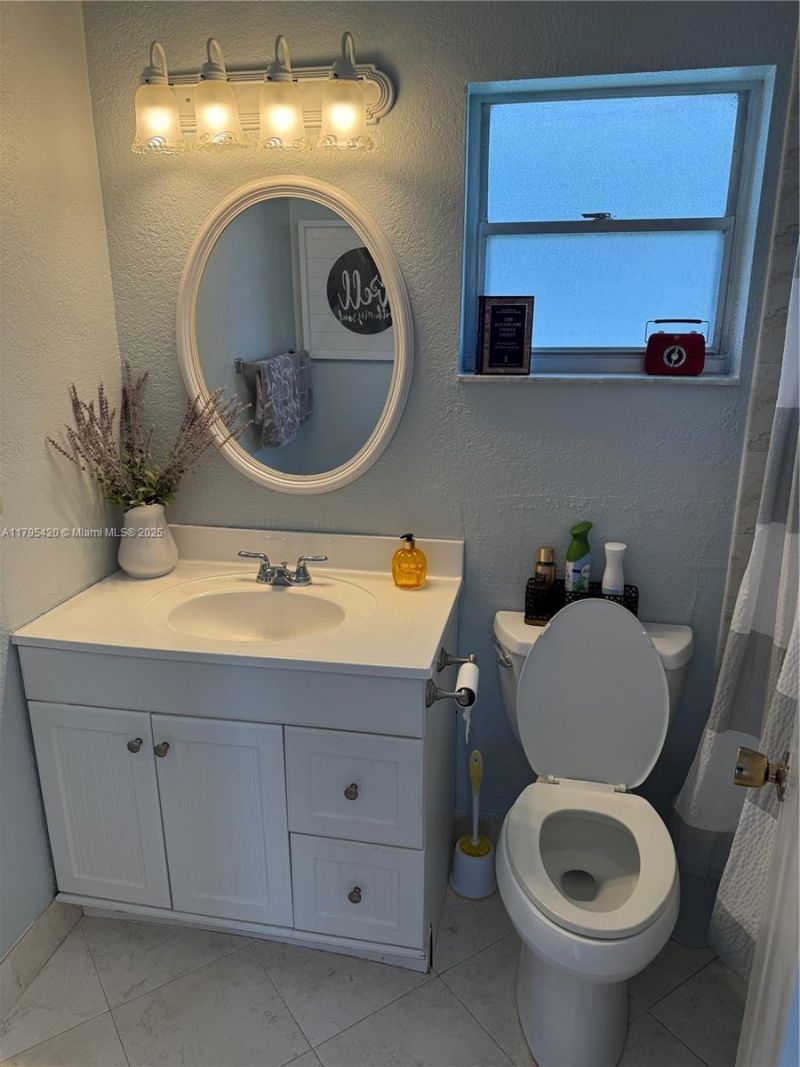 1250 NW 85th Ave, Plantation, FL 33322 Photo