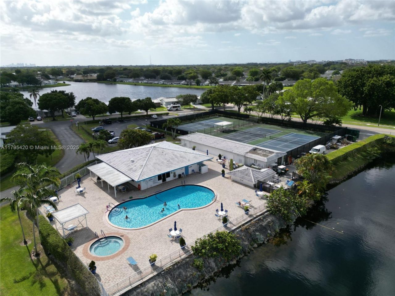 1250 NW 85th Ave, Plantation, FL 33322 Photo