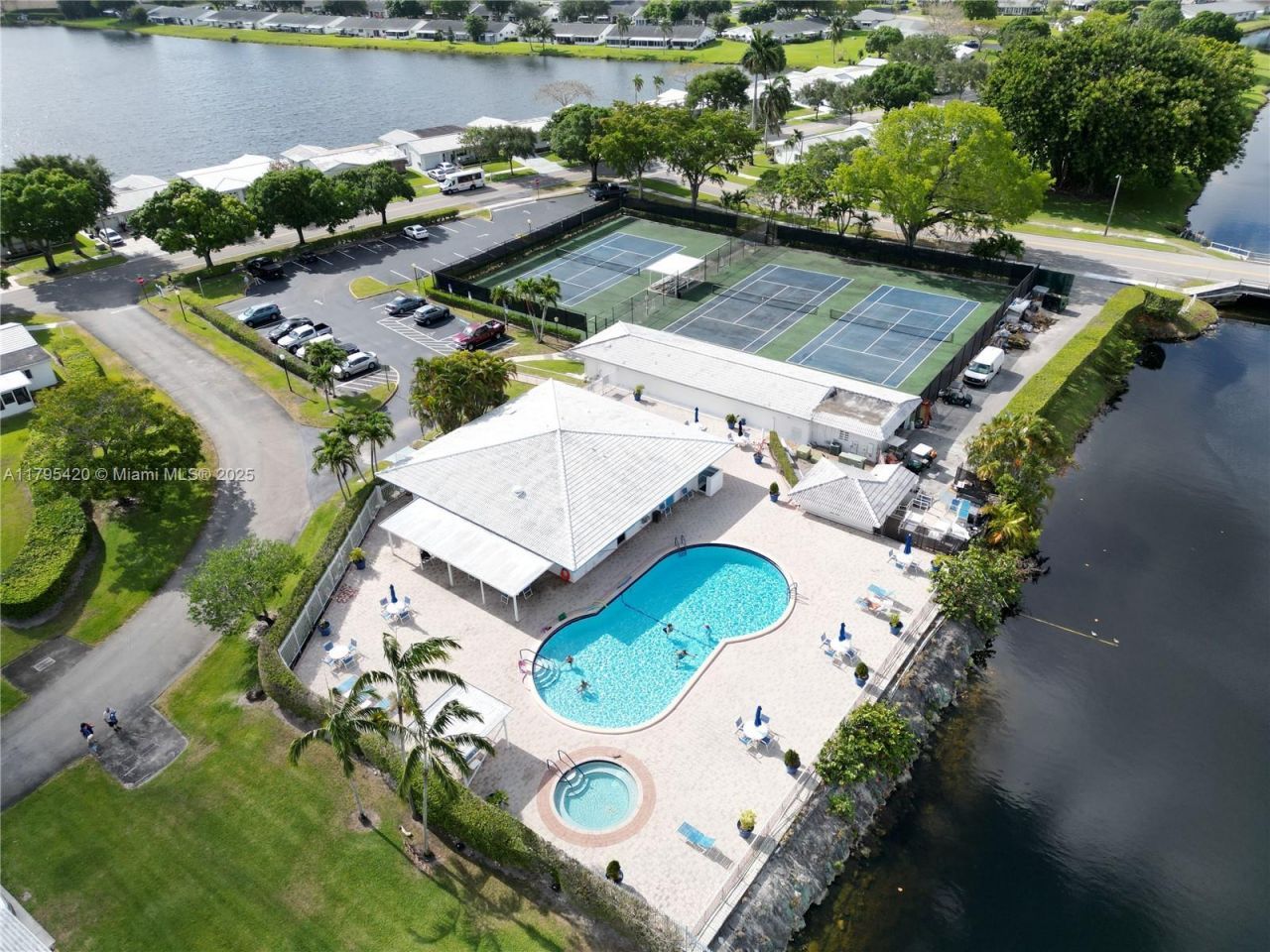 1250 NW 85th Ave, Plantation, FL 33322 Photo