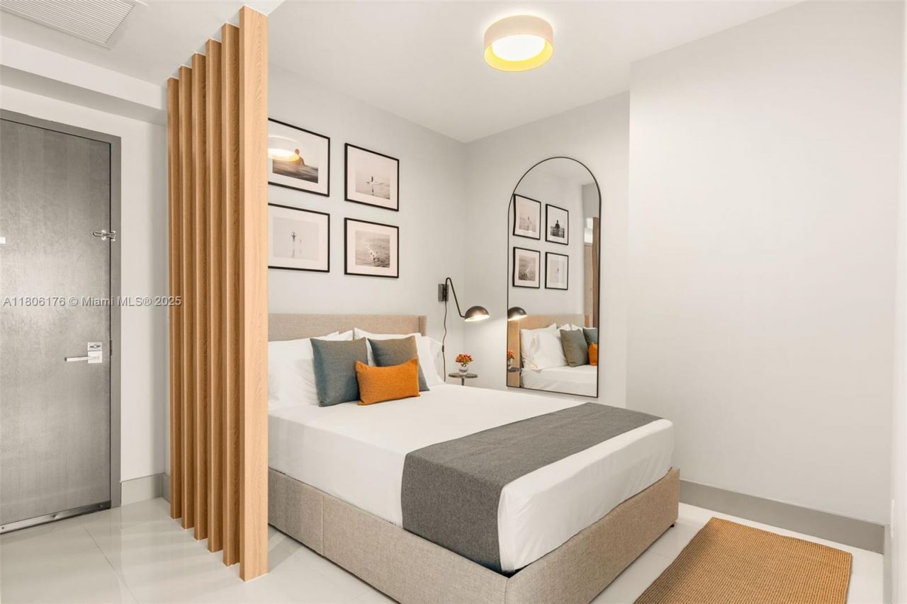 1080 Brickell Ave, Unit 3905, Miami, FL 33131 Photo