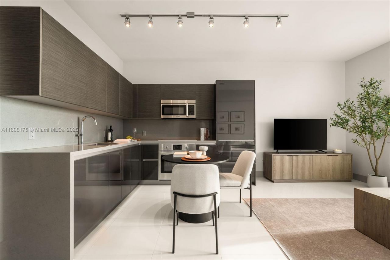 1080 Brickell Ave, Unit 3905, Miami, FL 33131 Photo