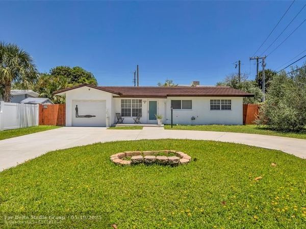 3213 Dover Rd, Pompano Beach, FL 33062