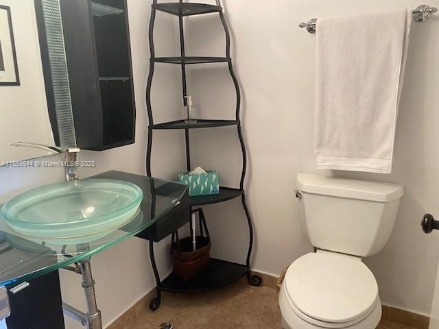 6039 Collins Ave, Unit 1110, Miami Beach, FL 33140 Photo