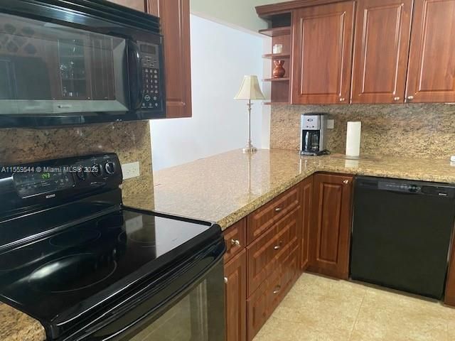 6039 Collins Ave, Unit 1110, Miami Beach, FL 33140 Photo