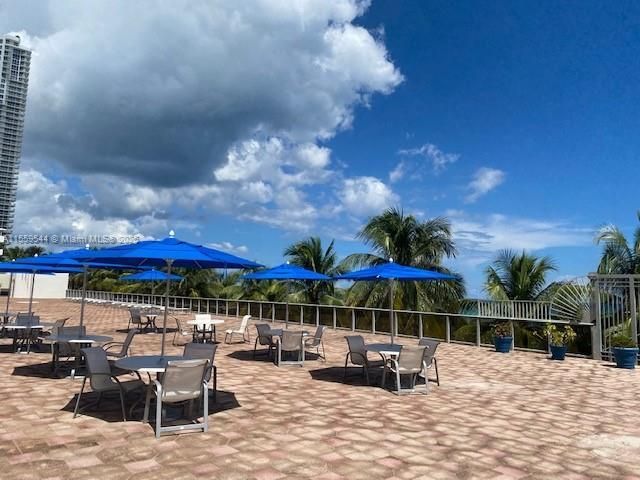 6039 Collins Ave, Unit 1110, Miami Beach, FL 33140 Photo