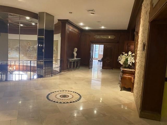 6039 Collins Ave, Unit 1110, Miami Beach, FL 33140 Photo