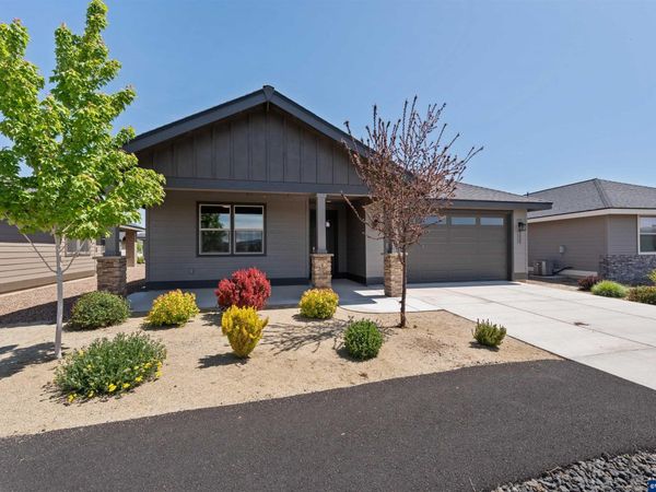 2622 NW Redwood Cir, Redmond, OR 97756