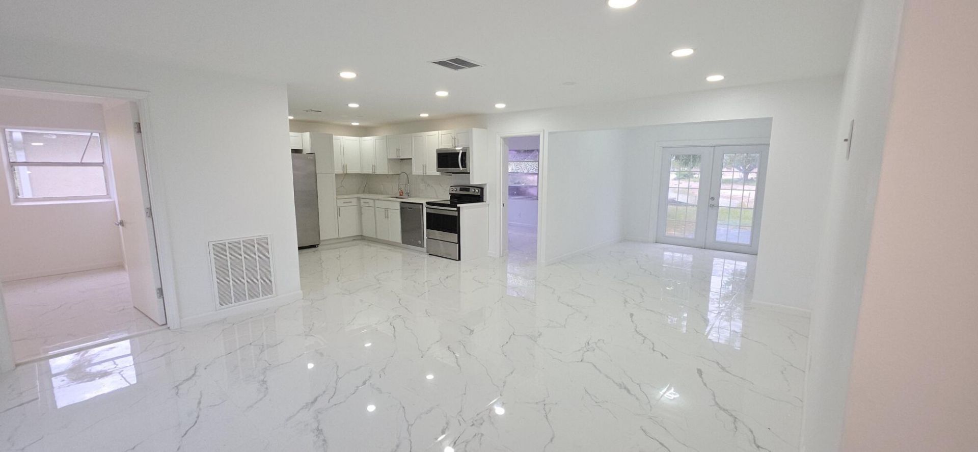 7112 Pine Manor Drive, Lake Worth, FL 33467 Photo