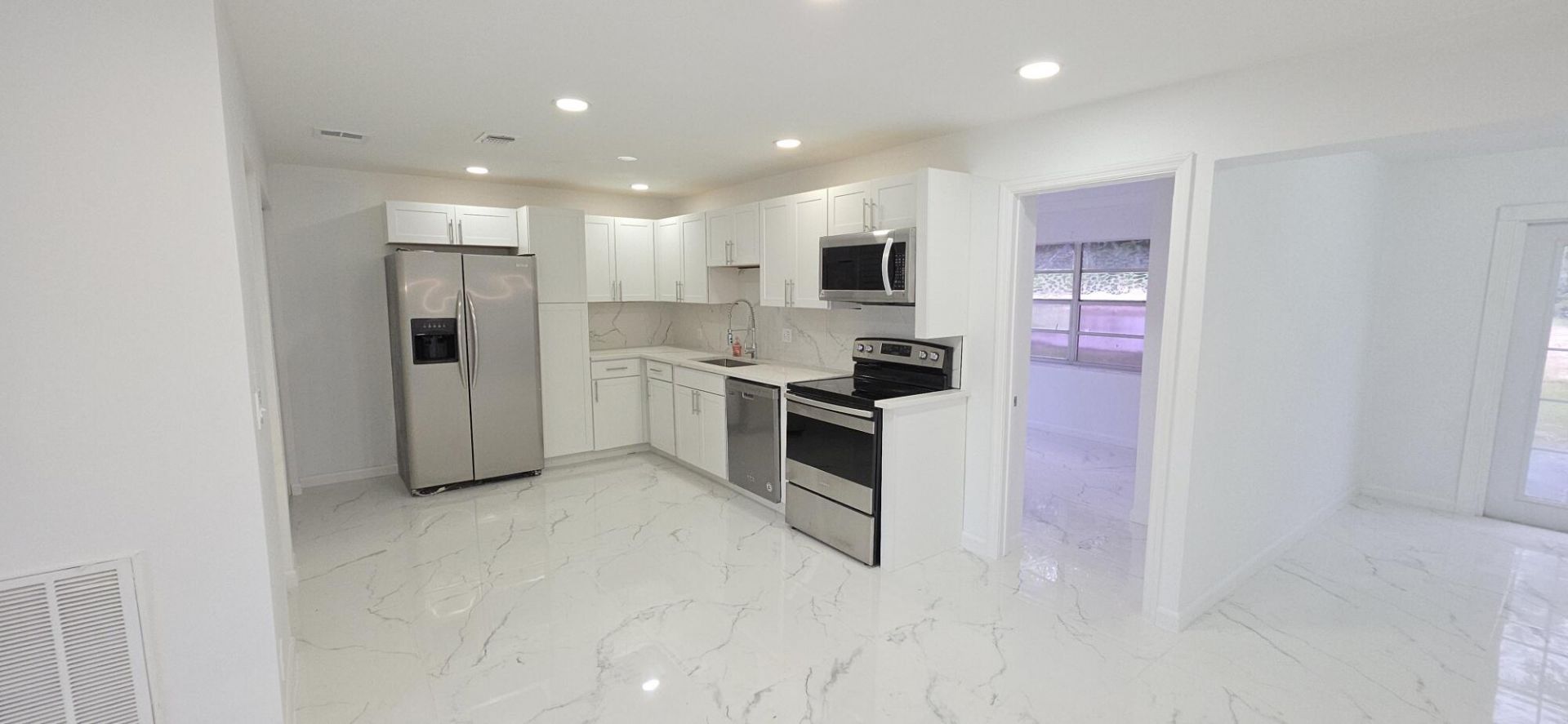 7112 Pine Manor Drive, Lake Worth, FL 33467 Photo