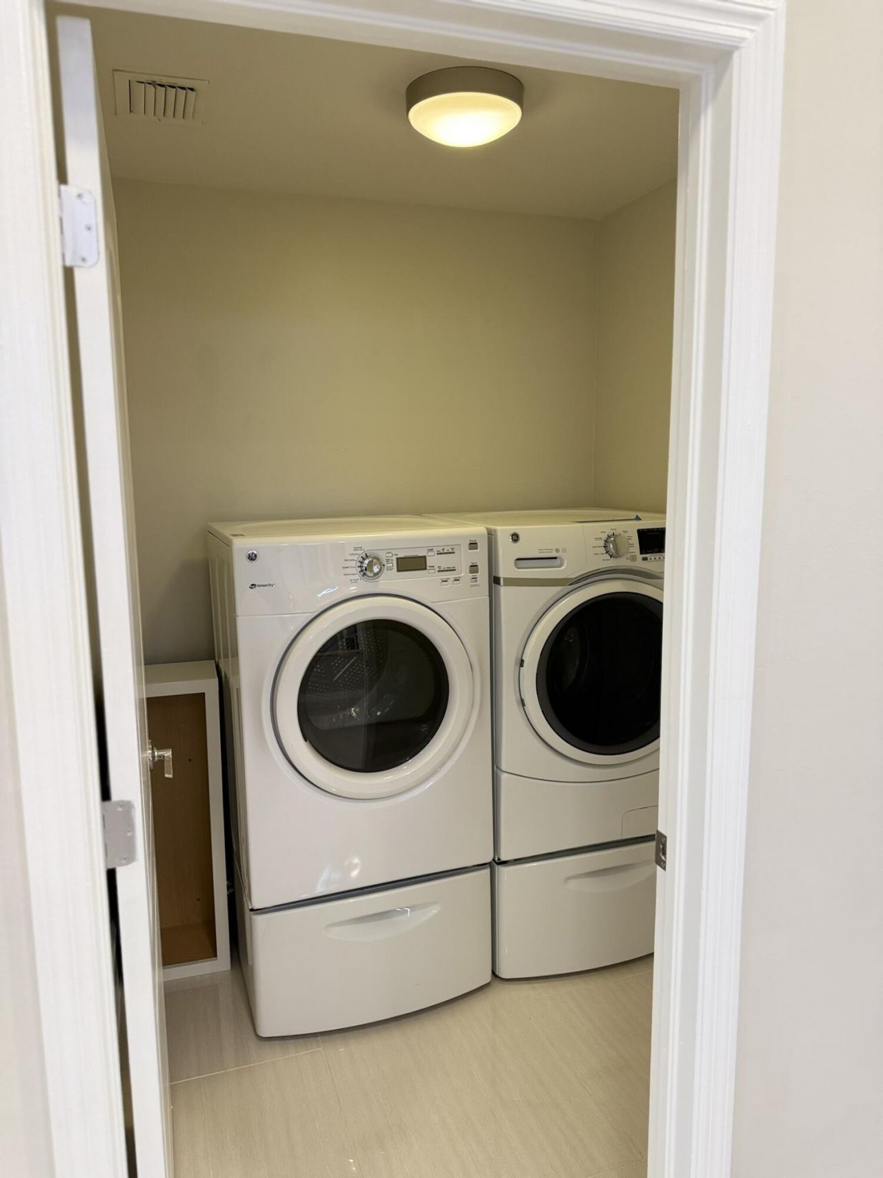 2118 NE 22nd Place, Cape Coral, FL 33909 Photo