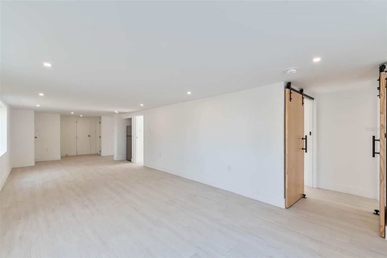 833 E 12th Avenue, New Smyrna Beach, FL 32169 Photo