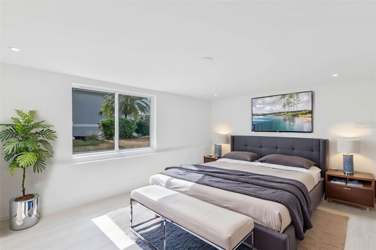 833 E 12th Avenue, New Smyrna Beach, FL 32169 Photo