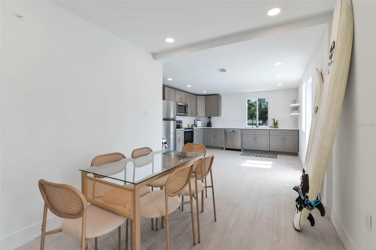 833 E 12th Avenue, New Smyrna Beach, FL 32169 Photo