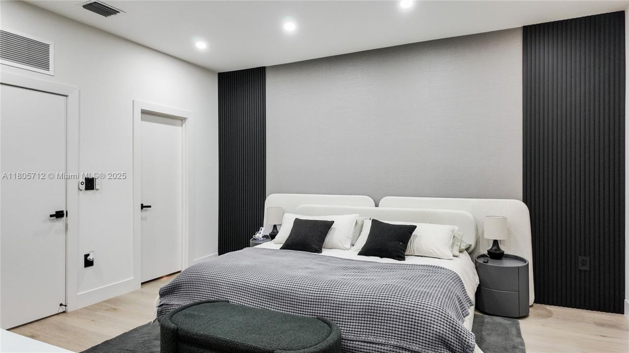 7221 NW 103rd Path, Doral, FL 33178 Photo