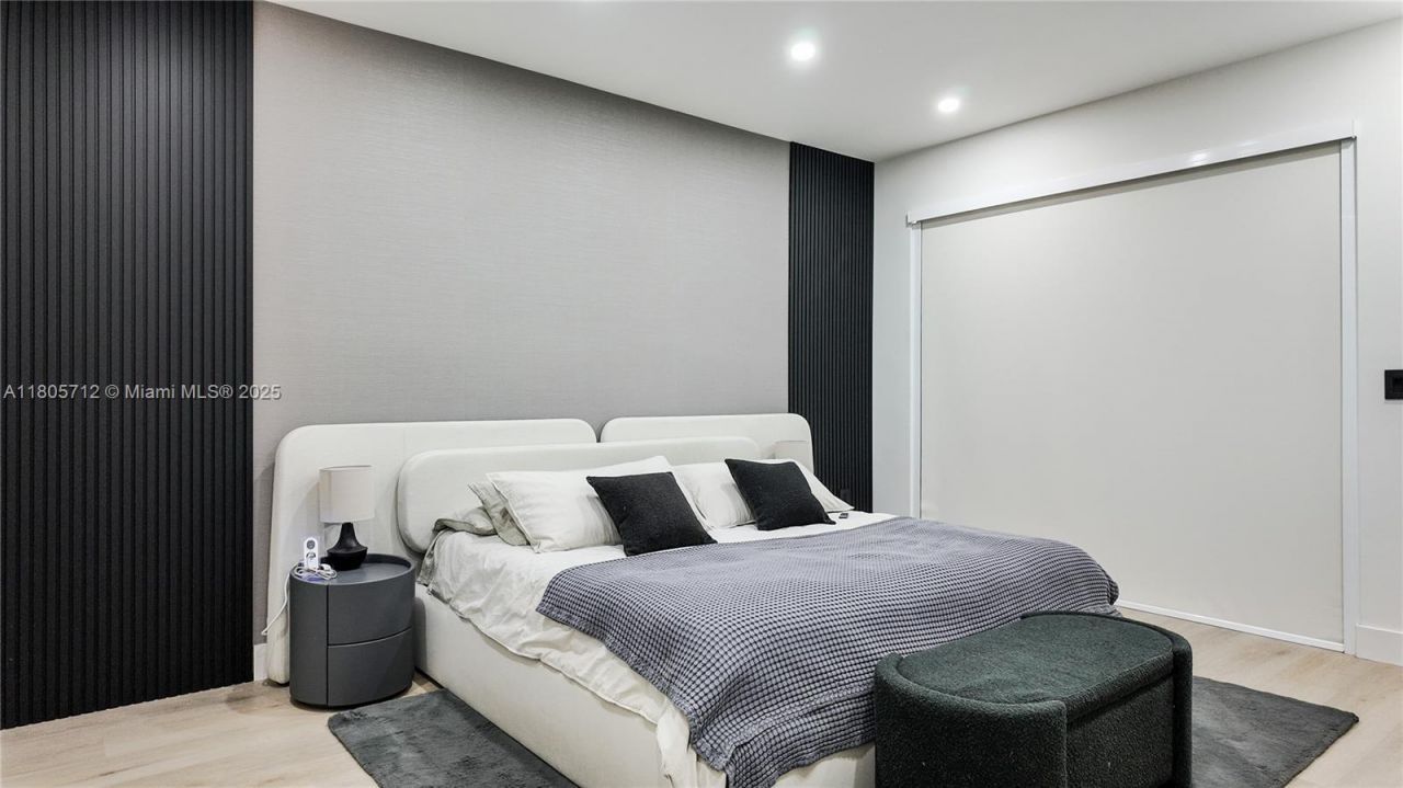 7221 NW 103rd Path, Doral, FL 33178 Photo