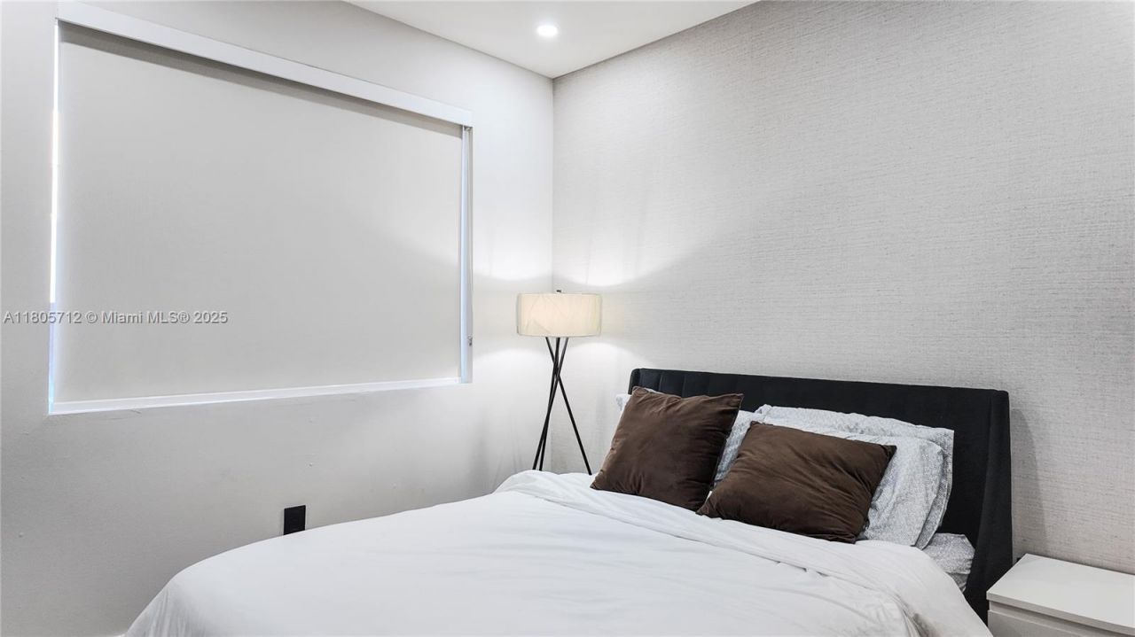 7221 NW 103rd Path, Doral, FL 33178 Photo