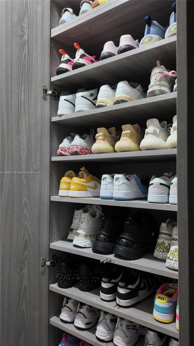 7221 NW 103rd Path, Doral, FL 33178 Photo