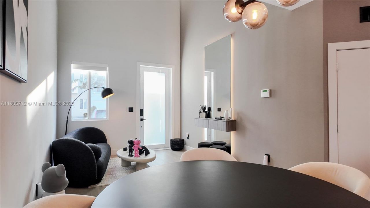 7221 NW 103rd Path, Doral, FL 33178 Photo