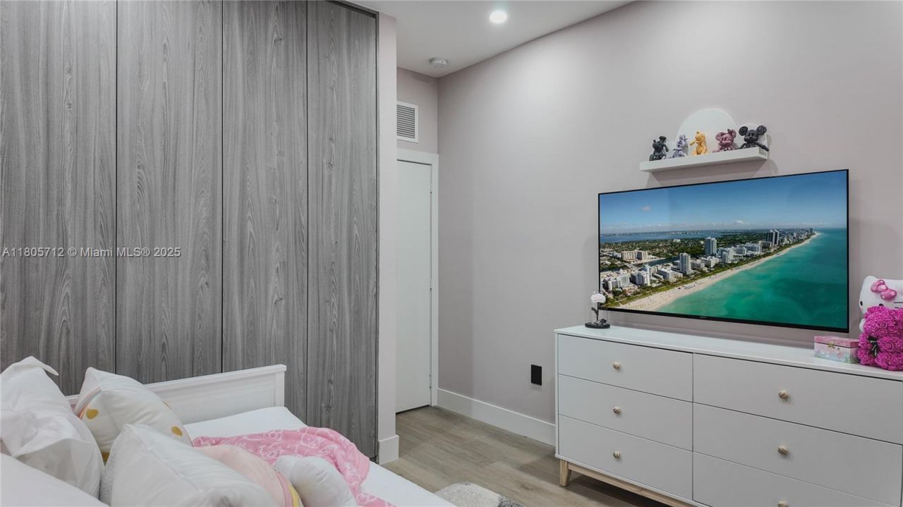 7221 NW 103rd Path, Doral, FL 33178 Photo