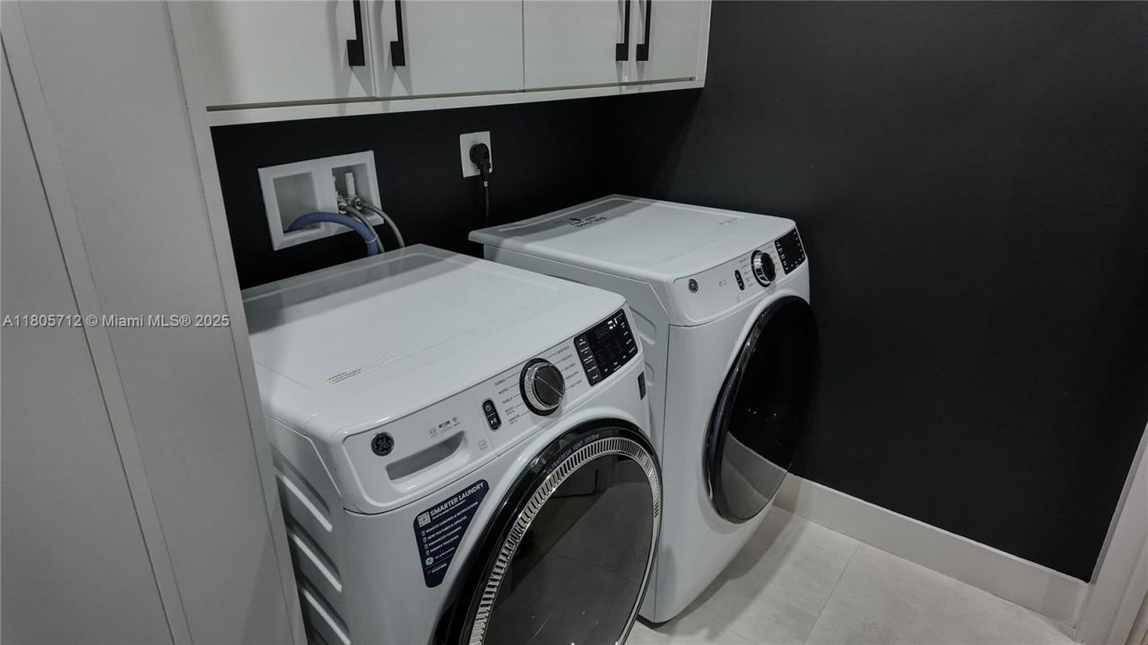 7221 NW 103rd Path, Doral, FL 33178 Photo