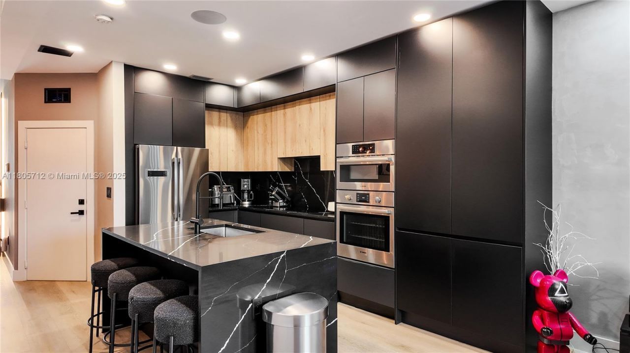 7221 NW 103rd Path, Doral, FL 33178 Photo