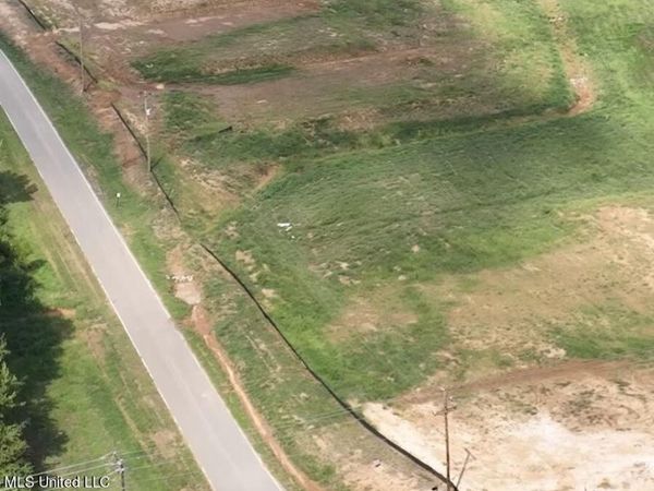 42 Farley Road, Byhalia, MS 38611