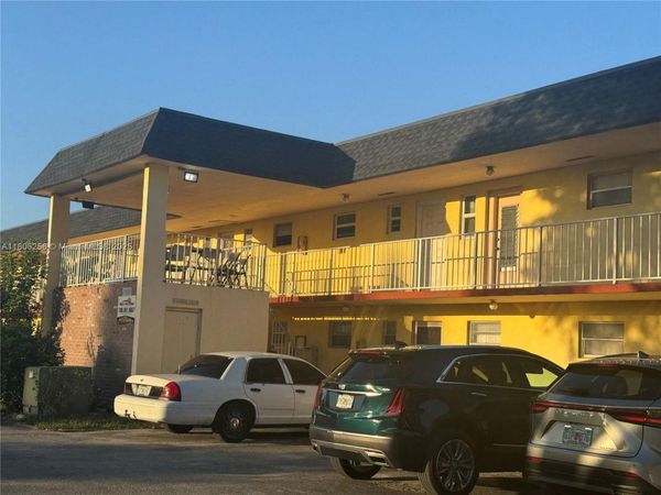 19305 NE 2nd Ave, Unit 2324, Miami, FL 33179