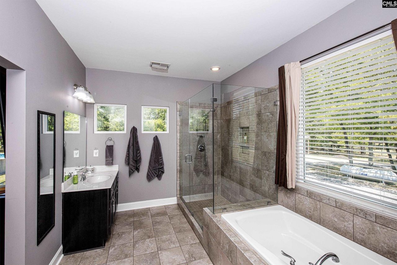 340 Hound Hollow Road Photo 13