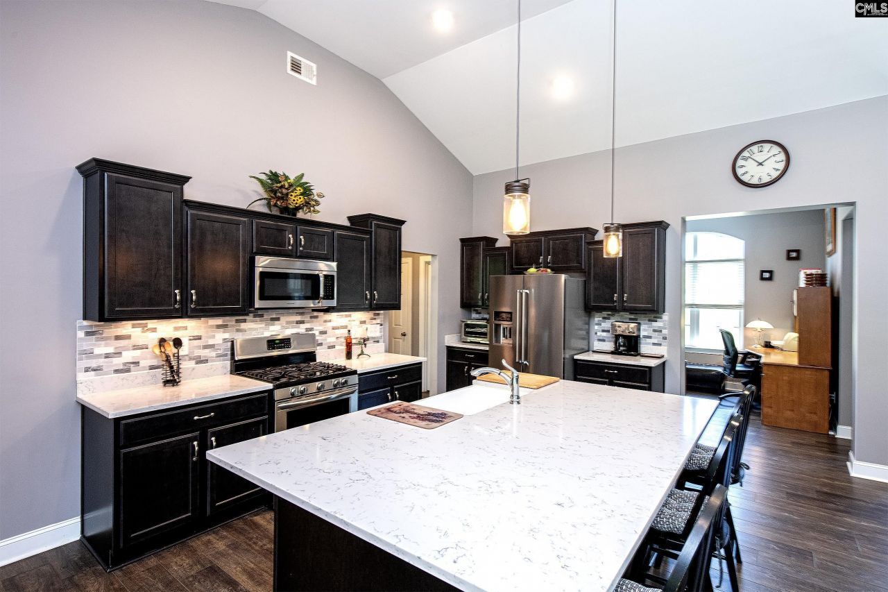 340 Hound Hollow Road Photo 3