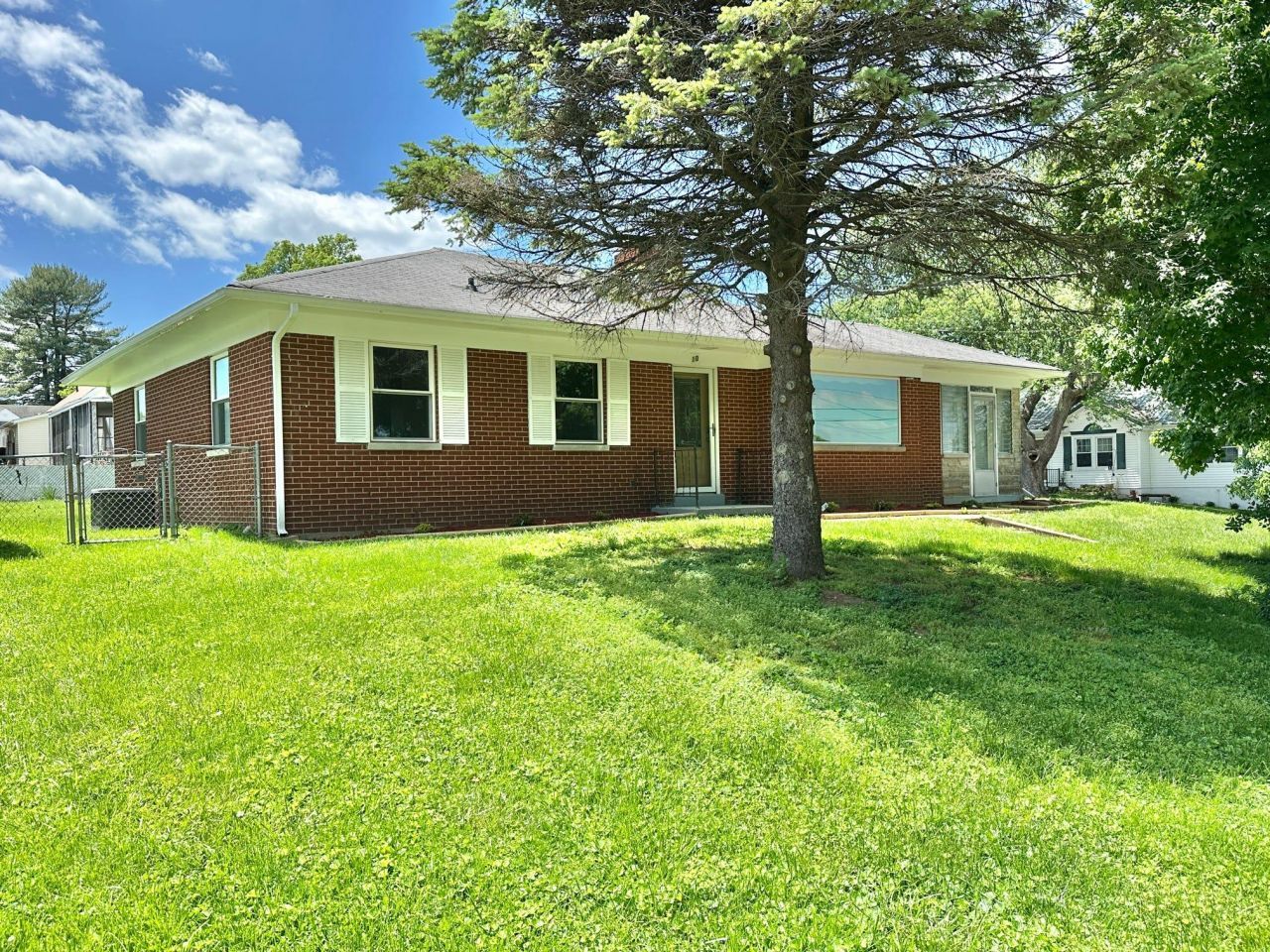 10 Kelly Avenue, Williamstown, KY 41097